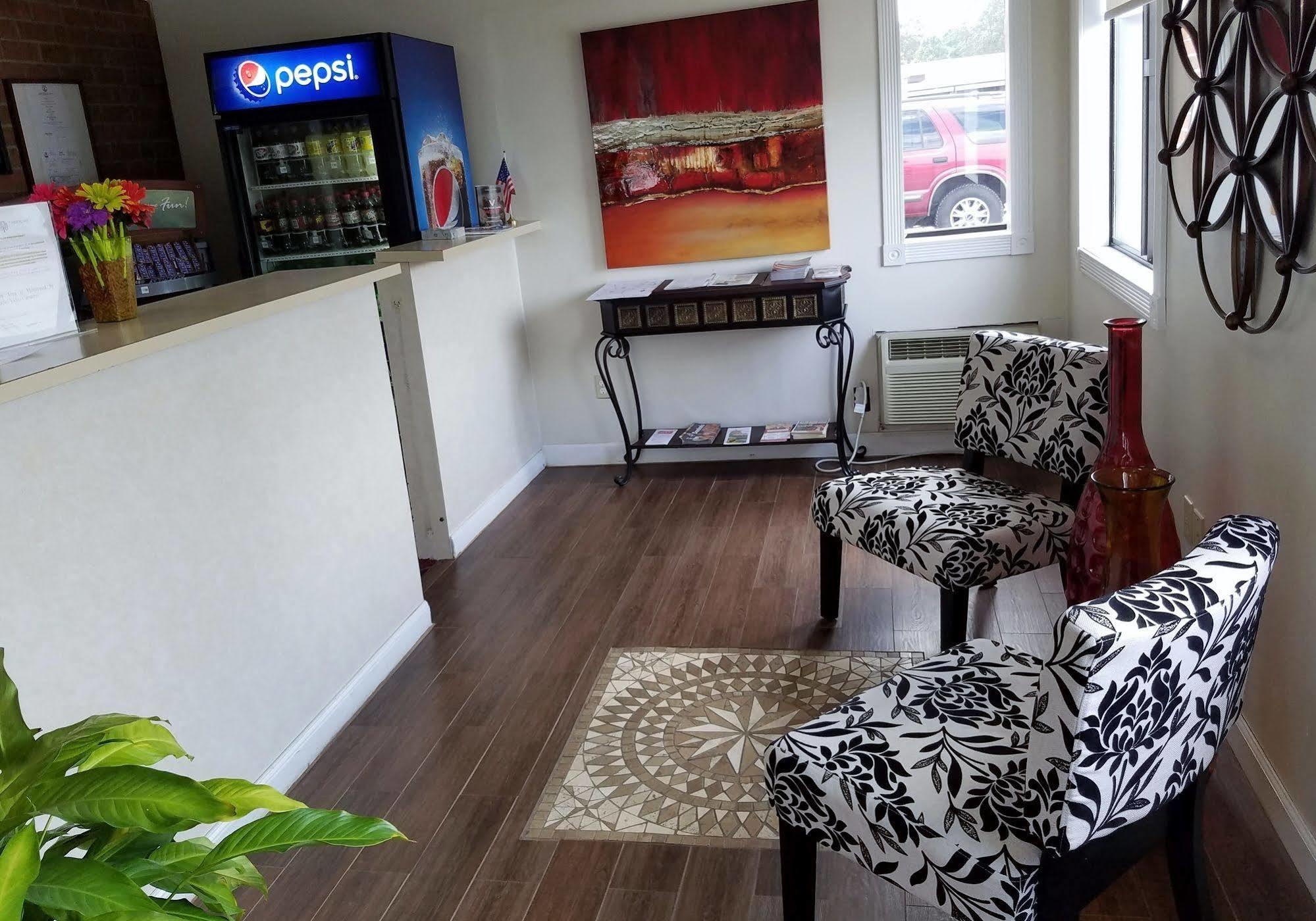 Timberlake Motel ลินช์เบิร์ก ภายนอก รูปภาพ